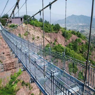 景區(qū)玻璃吊橋